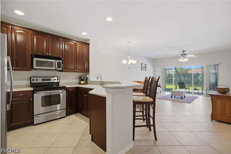 2 bedroom Townhouse at 10088 Pacific Pines Ave, Cypress Landing, Fort Myers — photo 4