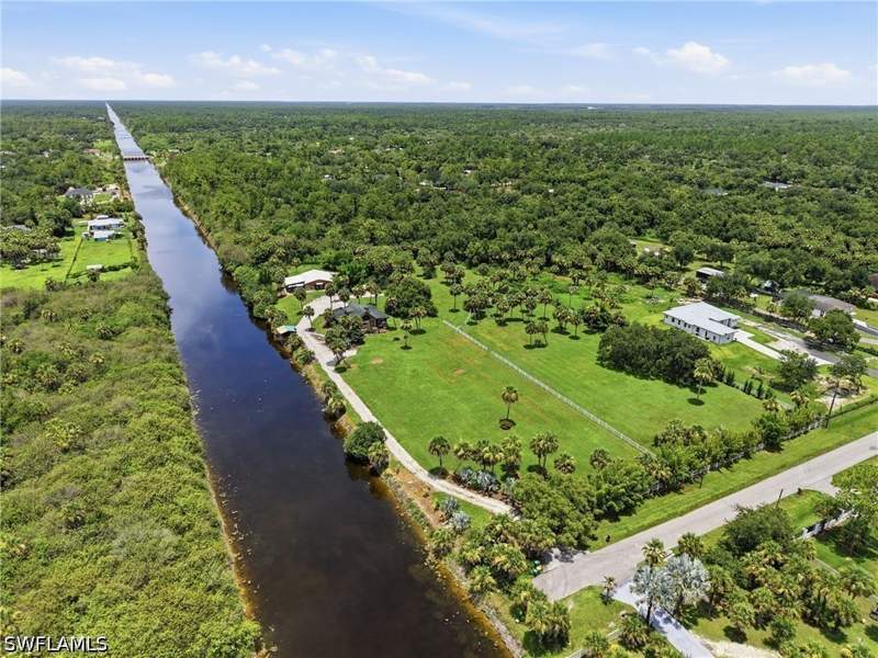 1 bedroom SingleFamilyResidence at 3935 24th Ave SE, Golden Gate Estates, Naples — photo 3