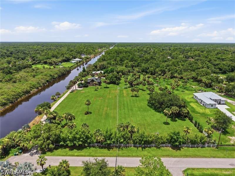 1 bedroom SingleFamilyResidence at 3935 24th Ave SE, Golden Gate Estates, Naples — photo 4