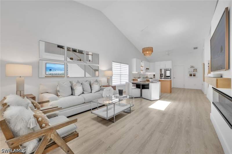 3 bedroom Attached at 4716 Via Carmen, Villa Vizcaya, Naples — photo 2