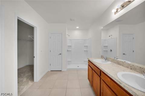 3477 Acapulco Cir, Cape Coral FL - photo 12 of 39