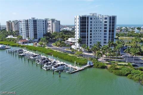 4198 Bay Beach Ln 113, Fort Myers Beach FL - photo 7 of 38