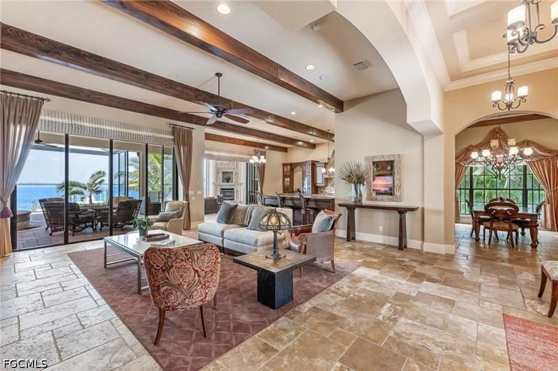 4 bedroom SingleFamilyResidence at 3552 Stuart Ct, Stuart Subdivision, Fort Myers — photo 3