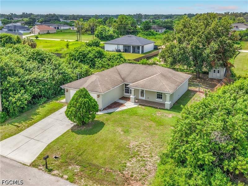 3 bedroom SingleFamilyResidence at 3027 38th St SW, Lehigh Acres, Lehigh Acres — photo 4