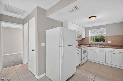 825 Courtington Ln 2, Fort Myers FL - photo 10 of 18