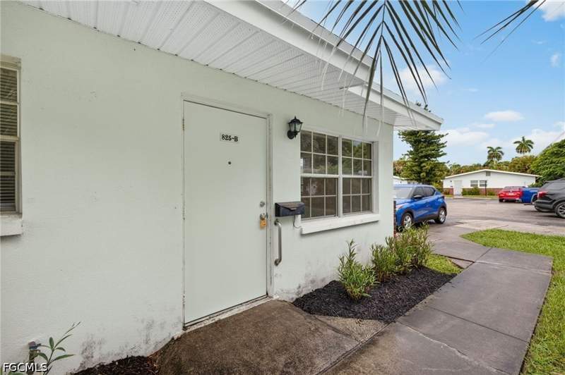 2 bedroom Condominium at 825 Courtington Ln 2, Hyde Park Condominium, Fort Myers — photo 3