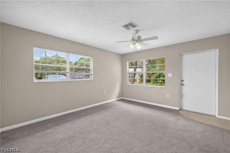 2 bedroom Condominium at 825 Courtington Ln 2, Hyde Park Condominium, Fort Myers — photo 4