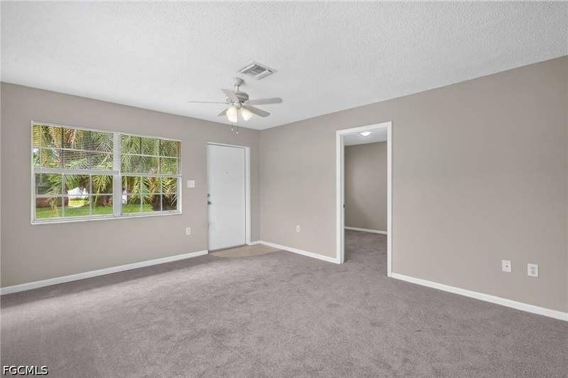 2 bedroom Condominium at 825 Courtington Ln 2, Hyde Park Condominium, Fort Myers — photo 5