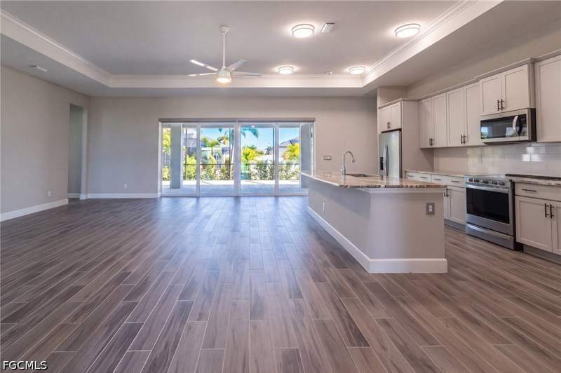 4 bedroom SingleFamilyResidence at 713 NW 37th Ave, Cape Coral, Cape Coral — photo 4