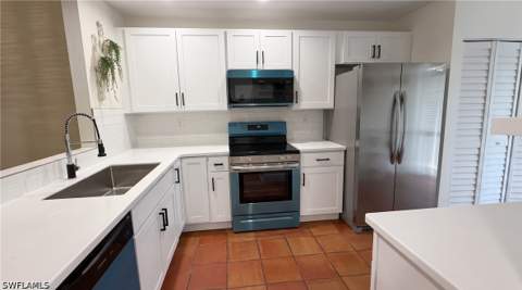 1826 Kings Lake Blvd 203, Naples FL - photo 10 of 27