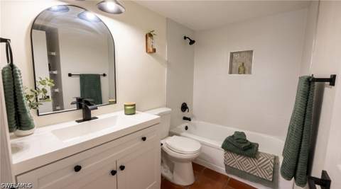 1826 Kings Lake Blvd 203, Naples FL - photo 15 of 27