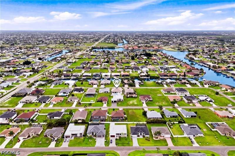3 bedroom SingleFamilyResidence at 114 SW 36th Pl, Cape Coral, Cape Coral — photo 3
