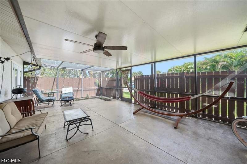 2 bedroom Attached at 5625 Foxlake Dr, Foxmoor Lakes, North Fort Myers — photo 4