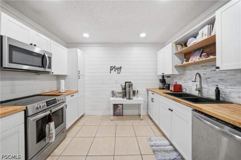 5625 Foxlake Dr, North Fort Myers FL - photo 9 of 23