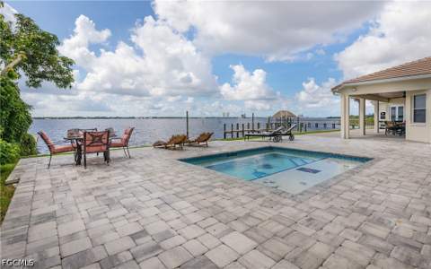 15475 Admiralty Cir, North Fort Myers FL - photo 10 of 47