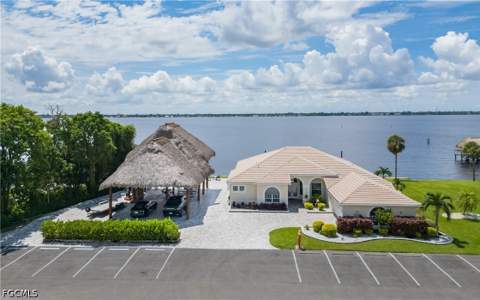 15475 Admiralty Cir, North Fort Myers FL - photo 11 of 47