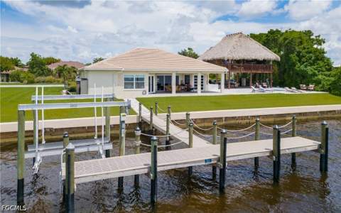 15475 Admiralty Cir, North Fort Myers FL - photo 14 of 47