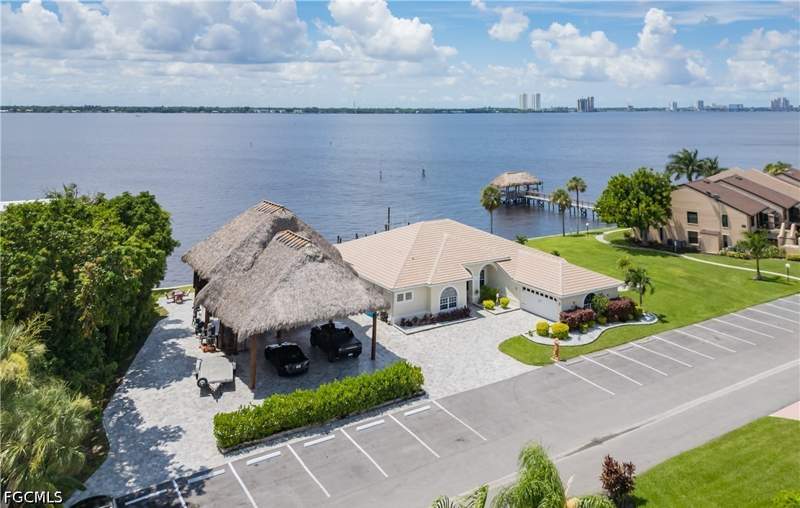 3 bedroom SingleFamilyResidence at 15475 Admiralty Cir, Admiralty Yacht & Racquet Club, North Fort Myers — photo 2