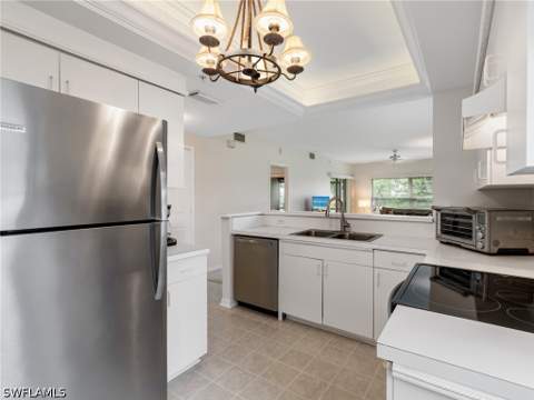 10261 Maddox Ln 513, Bonita Springs FL - photo 15 of 34