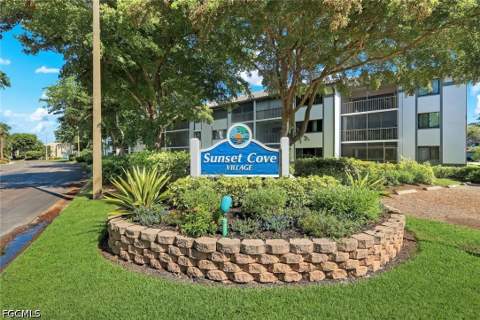 9901 Sunset Cove Ln 222, Fort Myers FL - photo 21 of 28