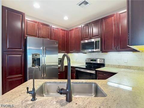 15820 Portofino Springs Blvd 109, Fort Myers FL - photo 10 of 45