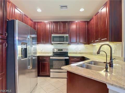 15820 Portofino Springs Blvd 109, Fort Myers FL - photo 7 of 45