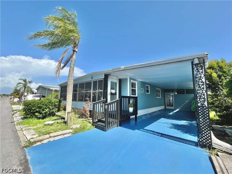 2 bedroom ManufacturedHome at 3584 Celestial Way, North Fort Myers, North Fort Myers — photo 3