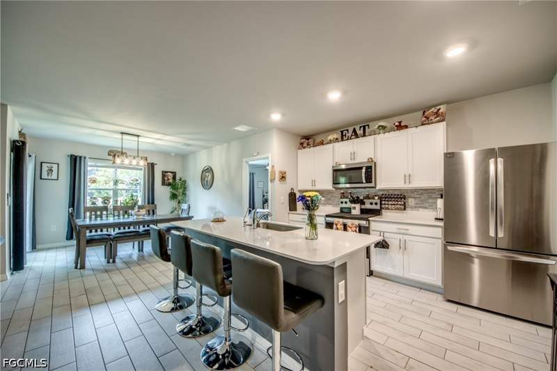 3 bedroom SingleFamilyResidence at 2532 NW 7th St, Cape Coral, Cape Coral — photo 3
