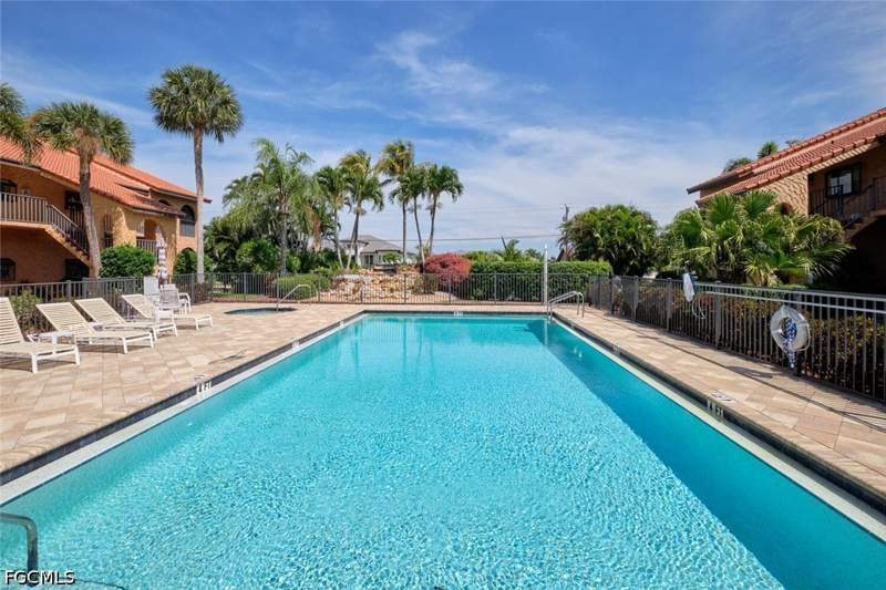 2 bedroom Condominium at 5510 SW 4th Pl 506, Rose Garden Villas Condo, Cape Coral — photo 2