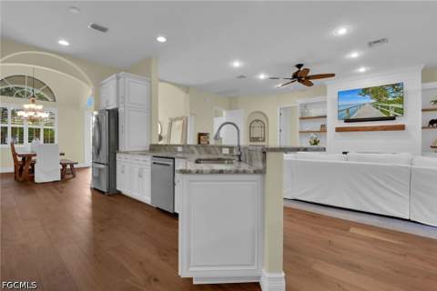 11620 Spoonbill Ln, Fort Myers FL - photo 12 of 37