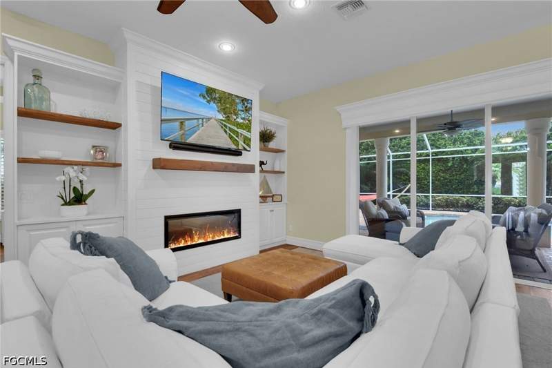 3 bedroom SingleFamilyResidence at 11620 Spoonbill Ln, Mahogany Run, Fort Myers — photo 4