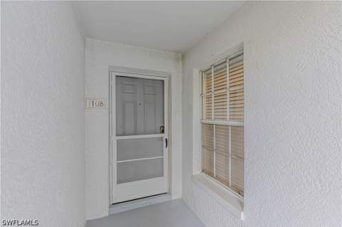 9600 Victoria Ln 108, Naples FL - photo 23 of 30