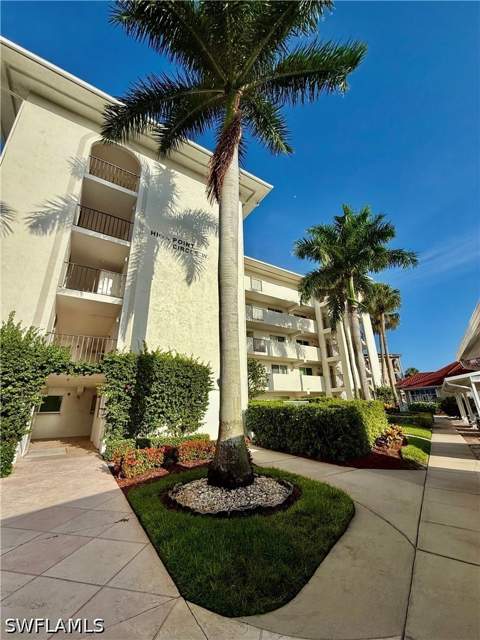 1 High Point Cir W 303, Naples FL - photo 21 of 31