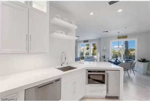 365 5th Ave S 307, Naples FL - photo 6 of 23
