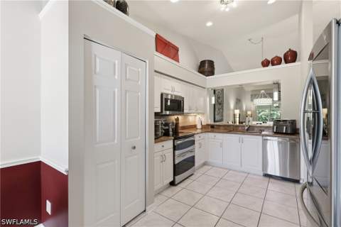 1768 Royal Cir 1402, Naples FL - photo 12 of 33