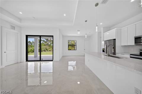 463 Zimmerman Ave S, Lehigh Acres FL - photo 7 of 39