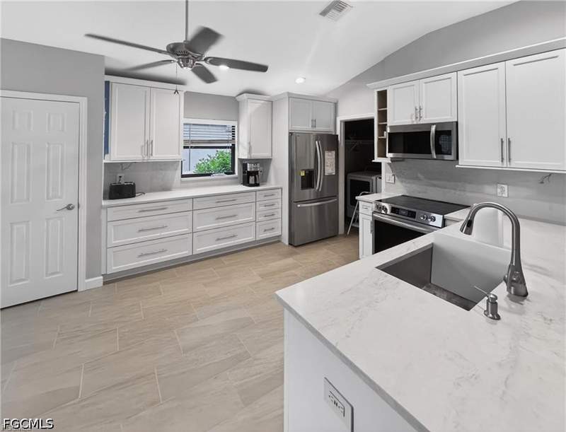 3 bedroom SingleFamilyResidence at 15472 Admiralty Cir 1, Admiralty Yacht & Racquet Club, North Fort Myers — photo 3