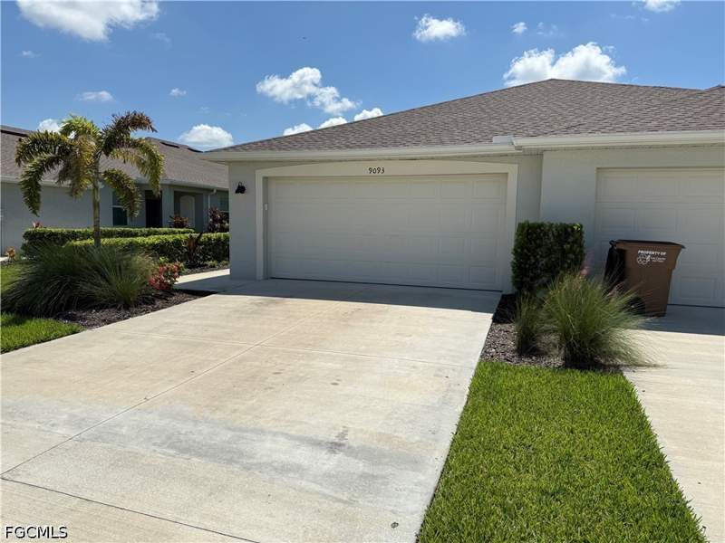 2 bedroom Attached at 9093 Leatherwood Loop, Ibis Landing, Lehigh Acres — photo 2