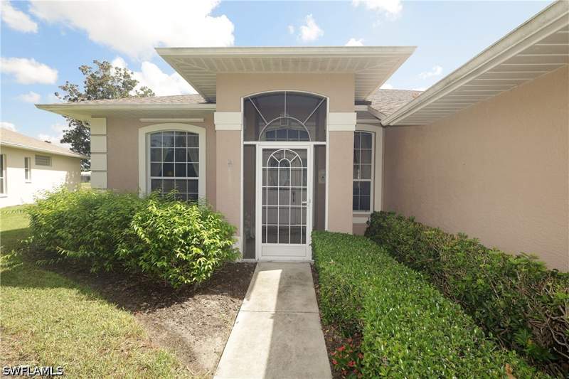 3 bedroom SingleFamilyResidence at 6820 Lone Oak Blvd, Lexington At Lone Oak, Naples — photo 2