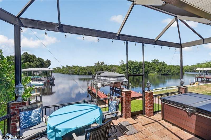 3 bedroom SingleFamilyResidence at 1298 Thompson St, North Fort Myers, North Fort Myers — photo 2