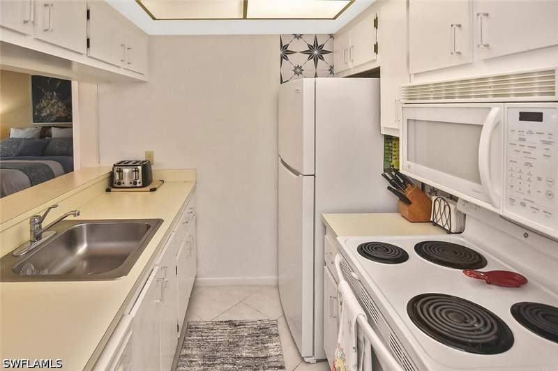 2 bedroom Condominium at 4309 27th CT SW 202, FAIRWAYS AT PAR TWO, Naples — photo 4