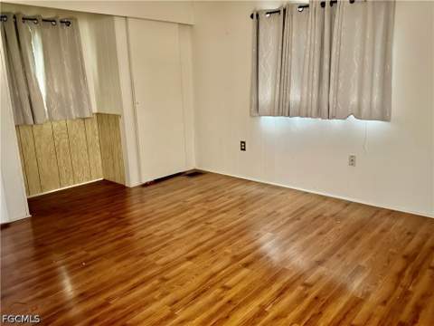 250 Santa Fe Trl, North Fort Myers FL - photo 9 of 30