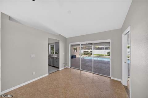 627 SE 16th St, Cape Coral FL - photo 9 of 41