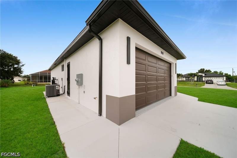 4 bedroom SingleFamilyResidence at 810 Carlfield Ave, Lehigh Acres, Lehigh Acres — photo 4