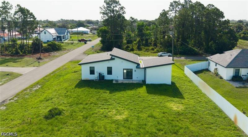 3 bedroom SingleFamilyResidence at 3000 Tena Ave S, Lehigh Acres, Lehigh Acres — photo 2