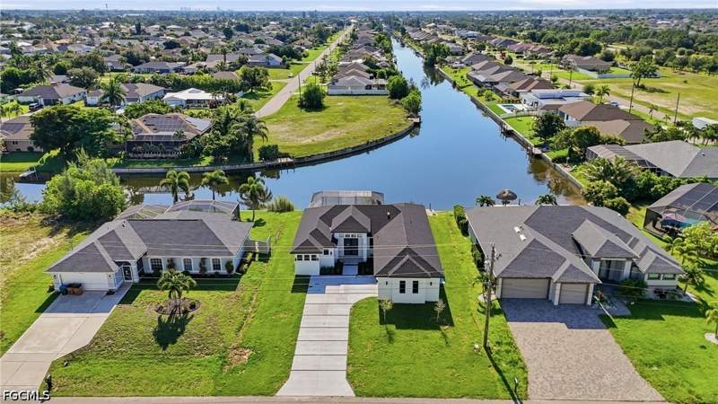 4 bedroom SingleFamilyResidence at 2305 SW 15th Pl, Cape Coral, Cape Coral — photo 4