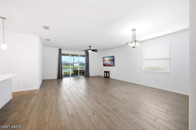 4 bedroom SingleFamilyResidence at 2294 Avocado Ln, The Groves At Orange Blossom Ranch, Naples — photo 2