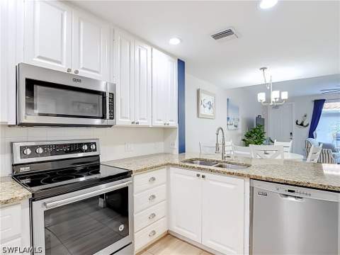 28524 Alessandria Cir, Bonita Springs FL - photo 13 of 43