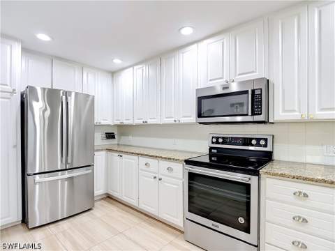 28524 Alessandria Cir, Bonita Springs FL - photo 15 of 43