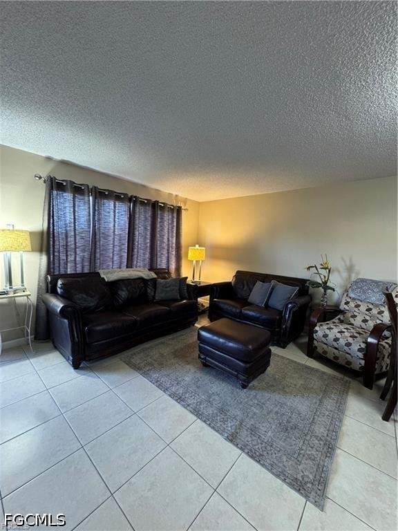 2 bedroom Condominium at 4906 Victoria Dr 108, Capeway Condo, Cape Coral — photo 4